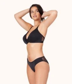 KIKIO Underwear Shop -KIKIO Underwear Shop 2 on model front1 no wire maternity jet black a9a71d6f bbf2 4c4a 8345 7372f14b9684