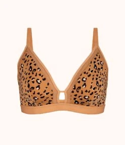 The Busty Bralette - Print: Latte Leopard -KIKIO Underwear Shop 4 product flat front busty bralette latte leopard cf9e9937 dc0f 4e6c bfcc 9b0984fee8d5